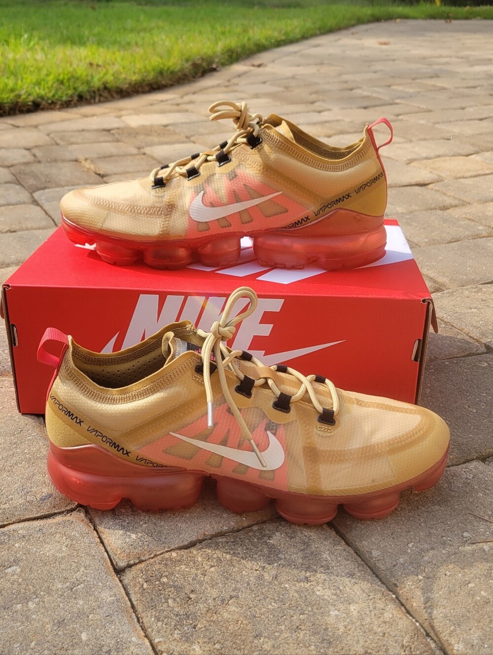 Nike Air VaporMax 'Club Gold Emerald Glow'